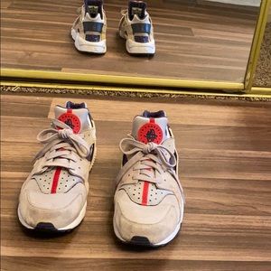 Nike Moon Huarache moon Landing